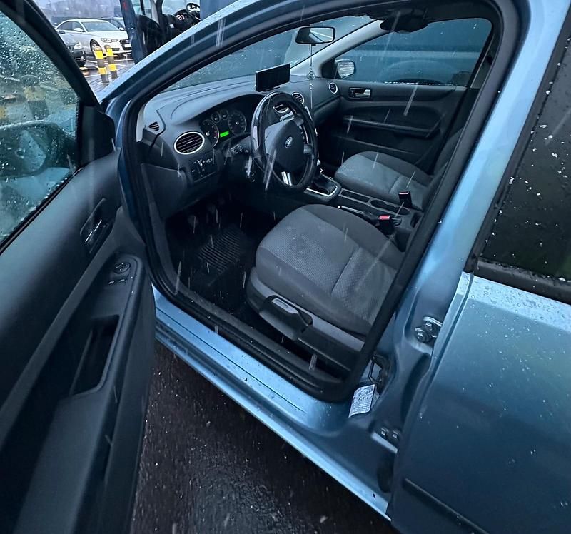 Gebraucht Ford Focus 101 PS (74 kW) 2006 Blau Limousine