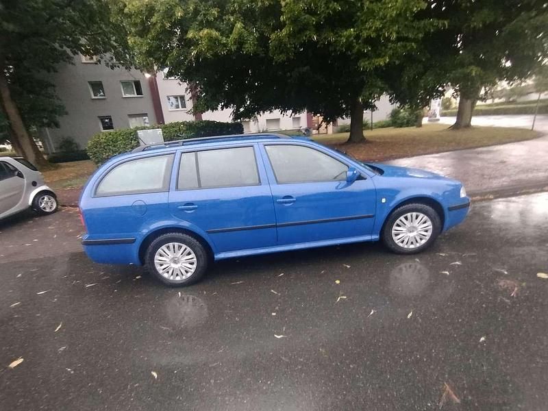 Gebraucht Skoda Octavia Classic 102 PS (75 kW) 2008 Kombi