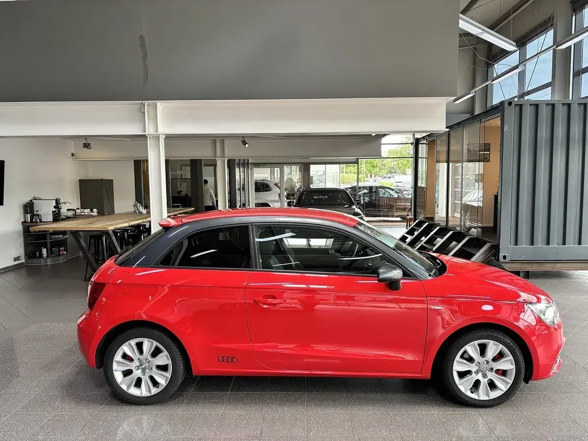 Gebraucht Audi A1 Ambition 140 PS (102 kW) 2014 Rot Kleinwagen