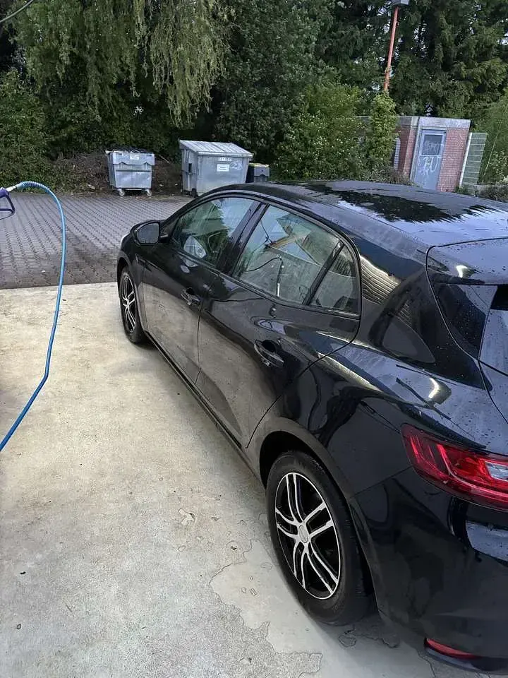 Gebraucht Renault Mégane Play 132 PS (97 kW) 2018 Kleinwagen