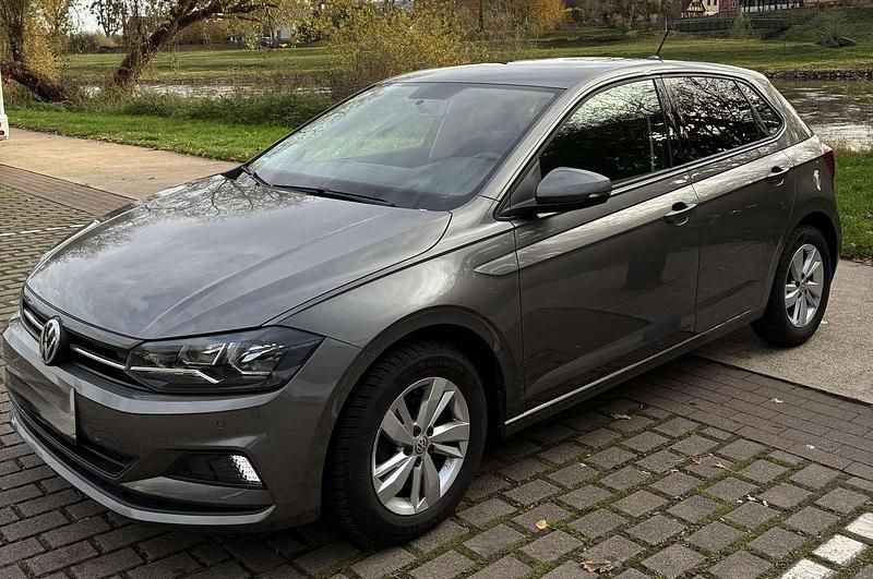 Grau Gebraucht 2019 VW Polo Comfortline Limousine | 12.500 € (Fairer Preis) - Bild 1/4