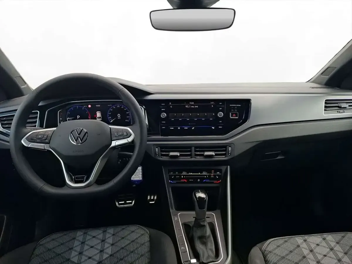 Gebraucht VW Taigo R-line 150 PS (110 kW) 2025 Weiß SUV