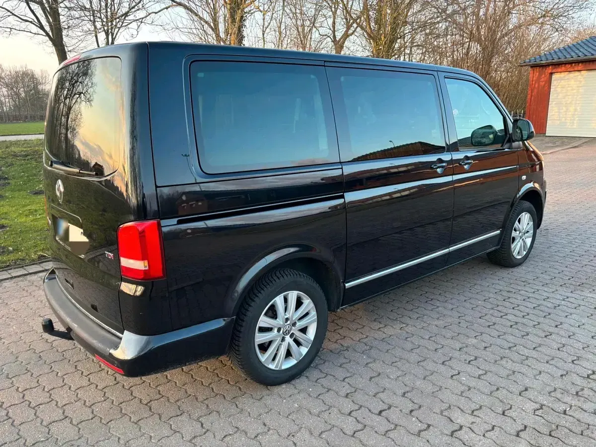 Gebraucht VW Multivan Highline 180 PS (132 kW) 2015 Schwarz Van / Kleinbus