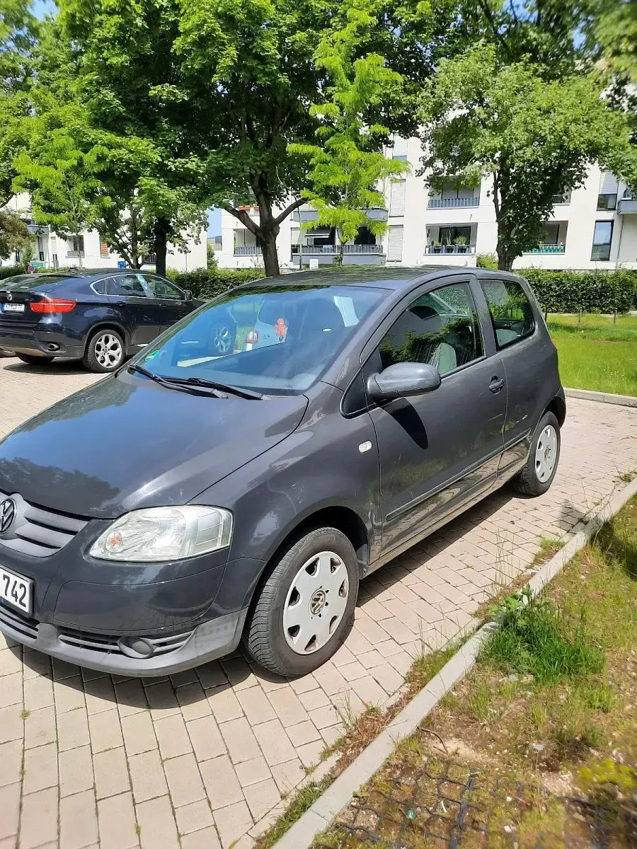 Gebraucht VW Fox 55 PS (40 kW) 2007 Grau Kleinwagen