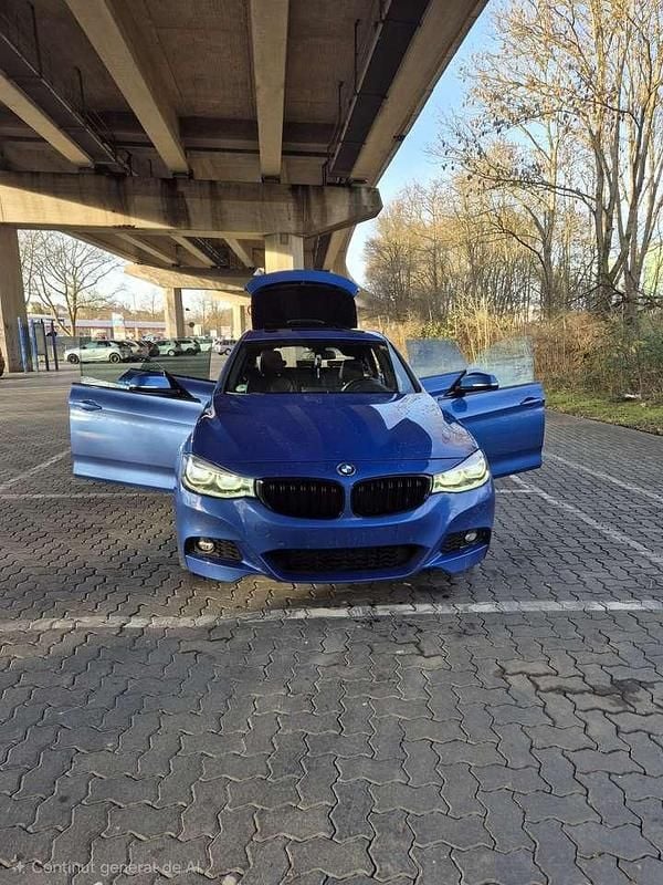 Gebraucht BMW 330 Sport Line 252 PS (185 kW) 2017 Blau Limousine