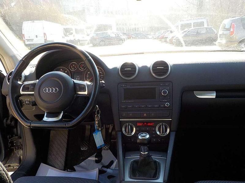Gebraucht Audi A3 Ambition 105 PS (77 kW) 2010 Grau Kleinwagen