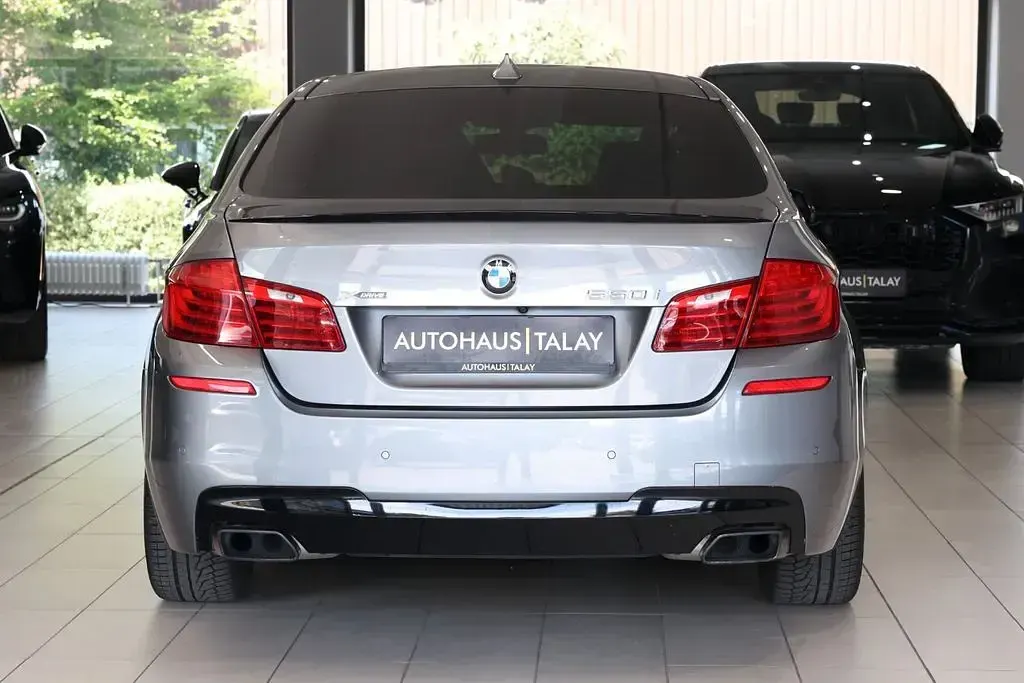 Gebraucht BMW 550 Performance 449 PS (330 kW) 2016 Grau Limousine