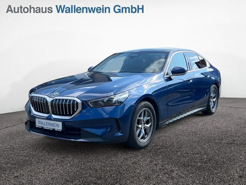 Blau Gebraucht 2023 BMW 520 Performance Limousine | 54.900 € (Etwas zu teuer) - Bild 1/4