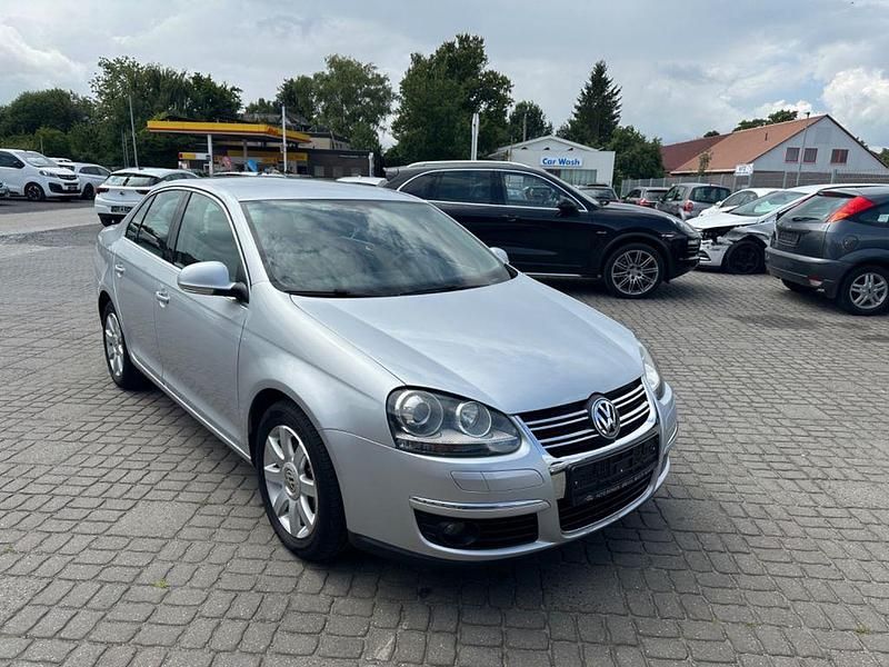 Silber Gebraucht 2006 VW Jetta Comfortline Limousine | 3.700 € (Fairer Preis) - Bild 1/4