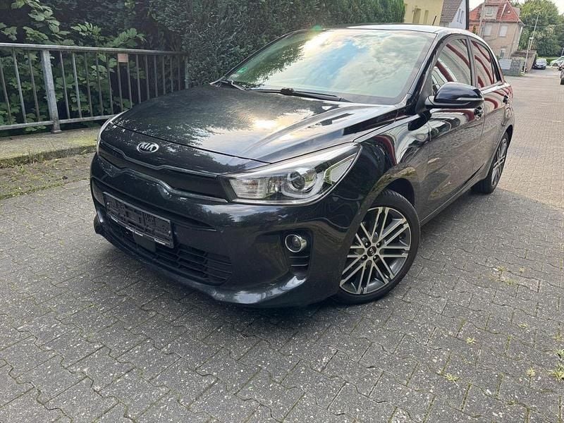 Schwarz Gebraucht 2017 Kia Rio Spirit Limousine | 5.799 € (Superpreis) - Bild 1/4