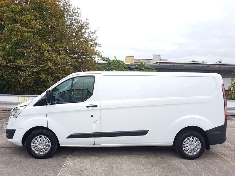 Second-hand Ford Transit Custom 131 CP (96 kW) 2017 Alb Monovolum