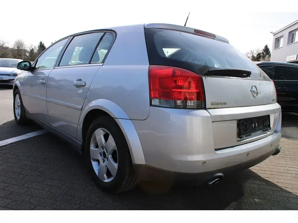 Gebraucht Opel Signum Elegance 155 PS (114 kW) 2005 Silber Kleinwagen