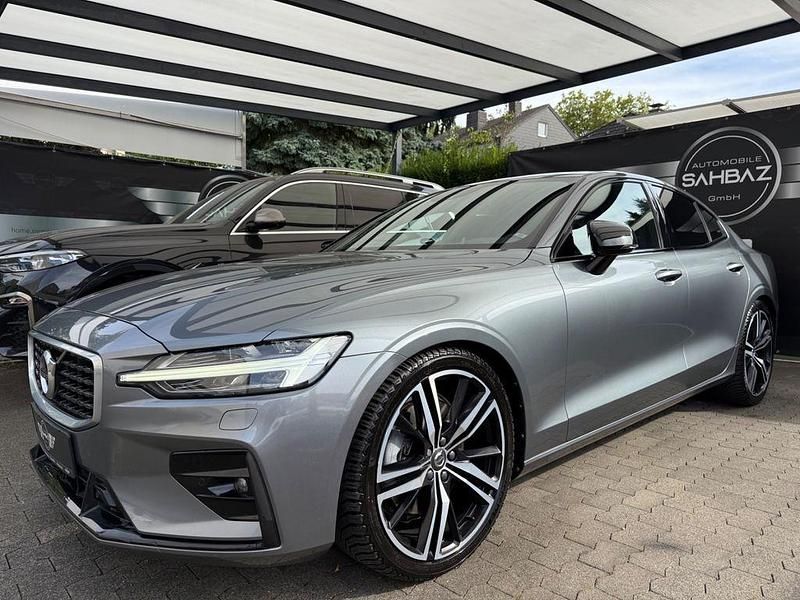 Grau Gebraucht 2019 Volvo S60 R-Design Limousine | 27.800 € (Etwas zu teuer) - Bild 1/4
