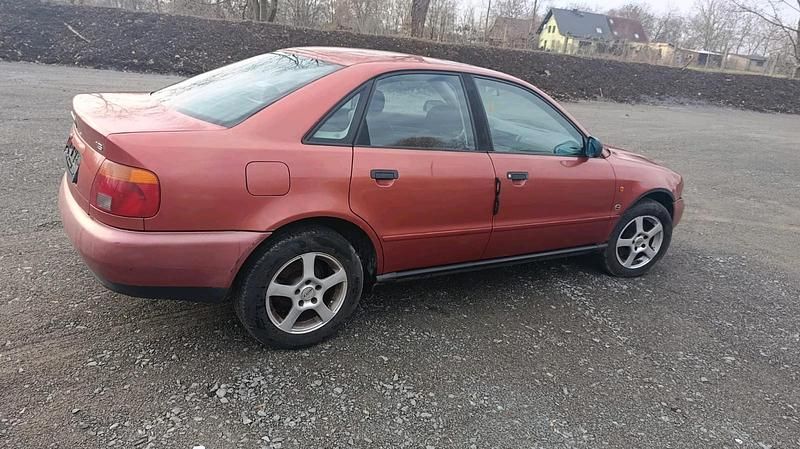 Gebraucht Audi A4 100 PS (73 kW) 1995 Rot Limousine
