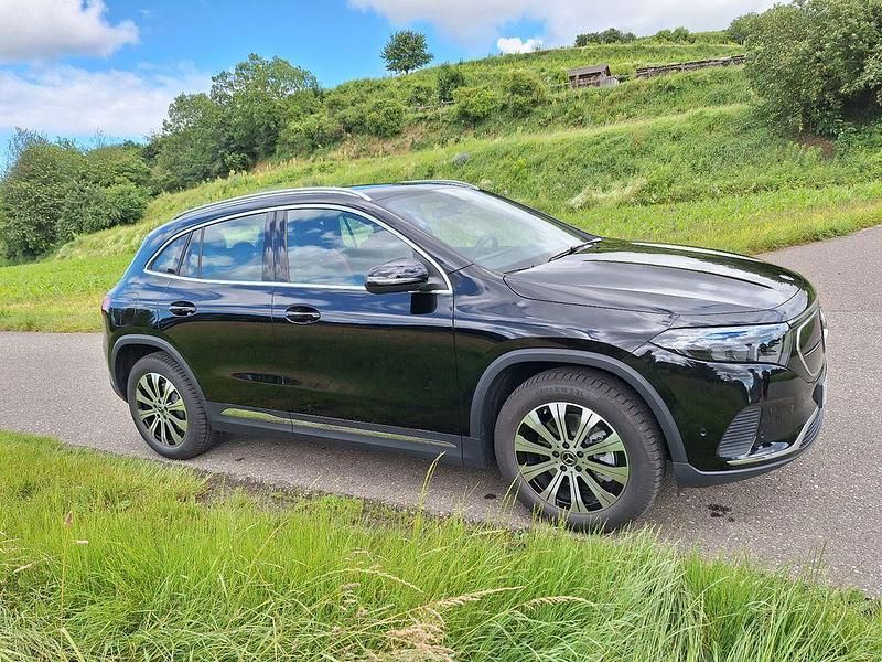 Gebraucht Mercedes EQA250 139 kW (190 PS) 2023 Schwarz SUV