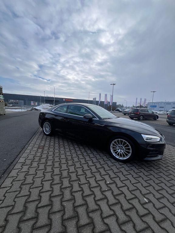 Gebraucht Audi A5 Ambiente 190 PS (139 kW) 2017 Schwarz Coupé