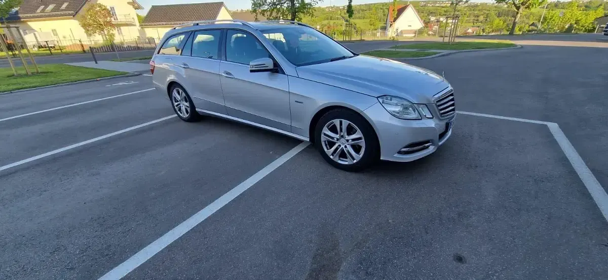 Gebraucht Mercedes E200 2010 Silber Kombi