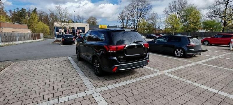 Gebraucht Mitsubishi Outlander Edition 150 PS (110 kW) 2018 Schwarz SUV