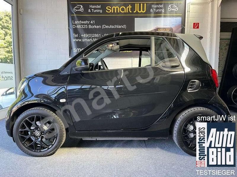 Schwarz Gebraucht 2017 Smart ForTwo Cabrio Cabrio | 23.999 € (Etwas zu teuer) - Bild 1/4