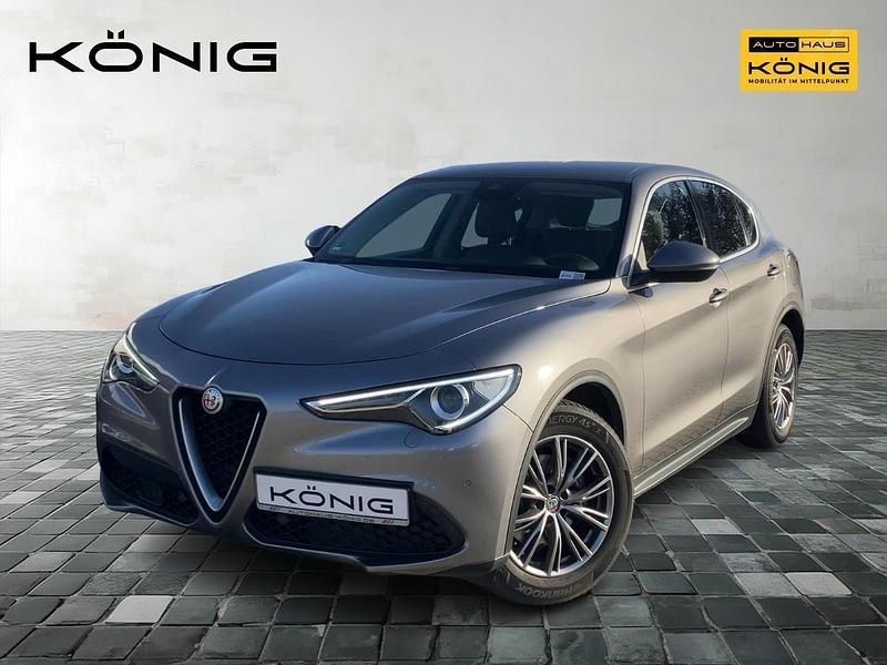 Grau Gebraucht 2018 Alfa Romeo Stelvio Super SUV | 19.490 € (Superpreis) - Bild 1/4