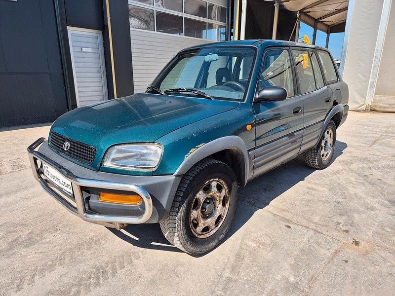 Grün Gebraucht 1995 Toyota RAV4 SUV | 1.990 € - Bild 1/4