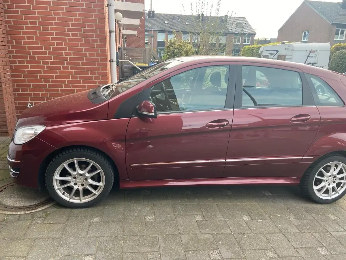 Gebraucht Mercedes B160 95 PS (69 kW) 2010 Rot Van / Kleinbus