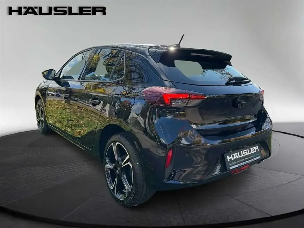 Używany Opel Corsa 131 KM (96 kW) 2025 Czarny Hatchback