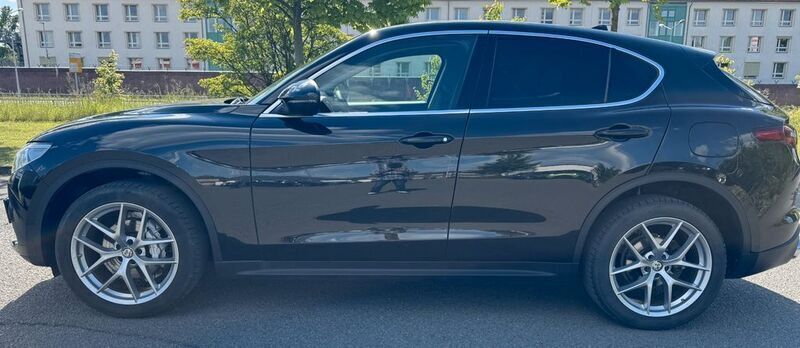Gebraucht Alfa Romeo Stelvio Super 209 PS (153 kW) 2017 Colore esterno (nero vulcano, SUV