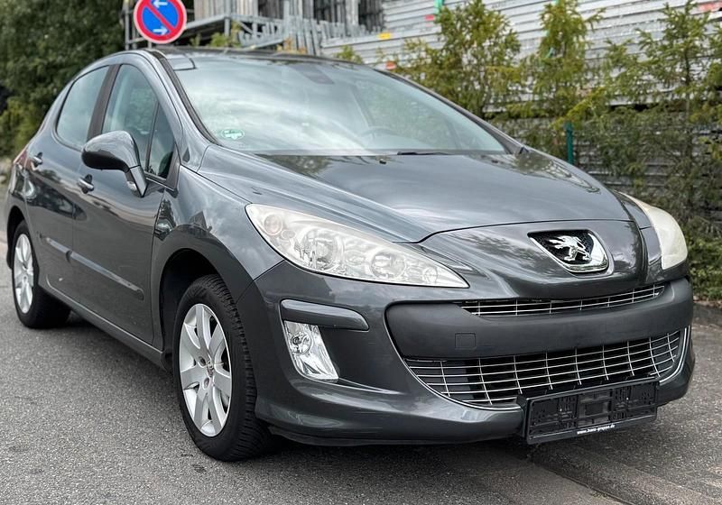 Grau Gebraucht 2009 Peugeot 308 Limousine | 2.700 € (Fairer Preis) - Bild 1/4