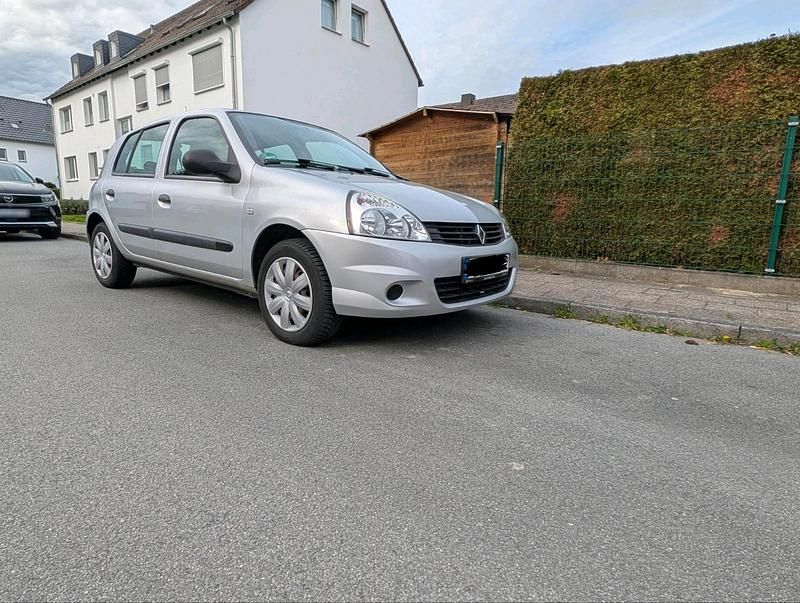 Gebraucht Renault Clio II Campus 75 PS (55 kW) 2010 Kleinwagen