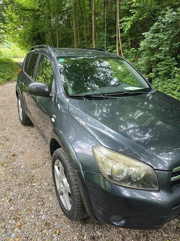 Schwarz Gebraucht 2006 Toyota RAV4 SUV | 5.499 € (Teuer) - Bild 1/2