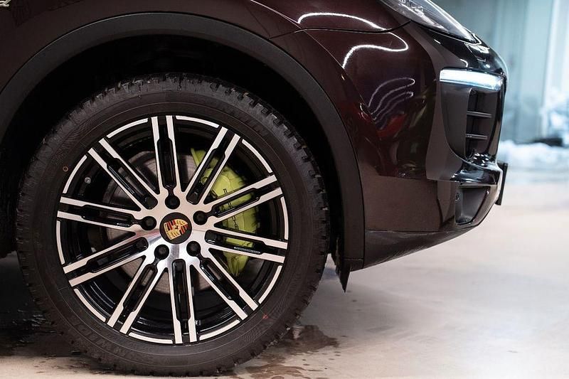 Gebraucht Porsche Cayenne S E-Hybrid 416 PS (305 kW) 2015 Rot SUV