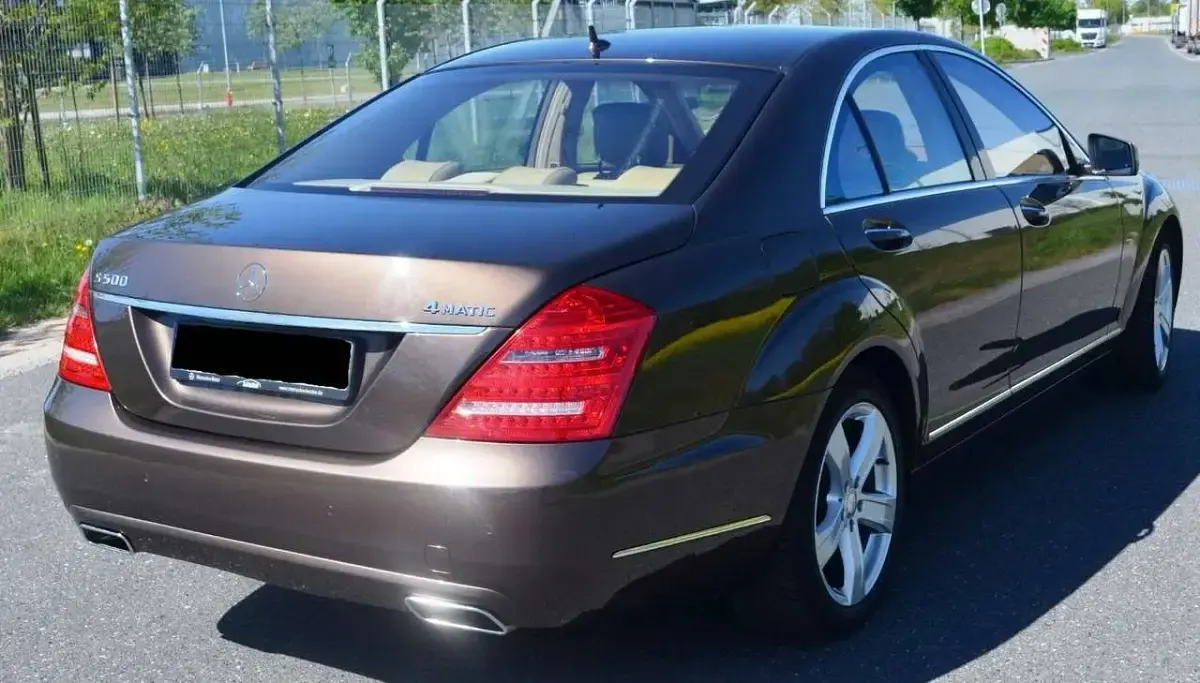 Gebraucht Mercedes S500 435 PS (319 kW) 2012 Braun Limousine