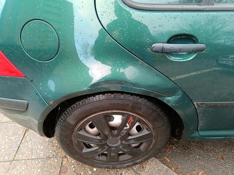 Gebraucht VW Golf IV 75 PS (55 kW) 2002 Grün Kleinwagen