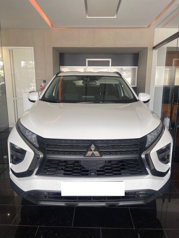 Weiß Gebraucht 2022 Mitsubishi Eclipse Cross Basis SUV | 21.400 € (Superpreis) - Bild 1/4