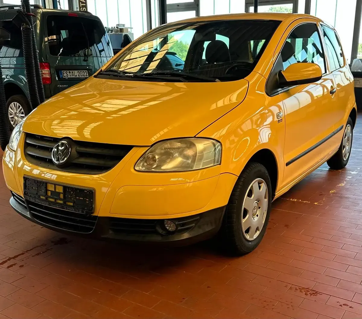 Używany VW Fox 75 KM (55 kW) 2006 Żółty Hatchback
