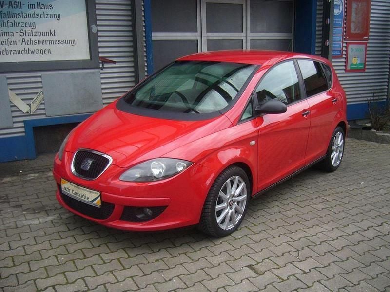 Rot Gebraucht 2006 Seat Altea Van / Kleinbus | 4.999 € - Bild 1/4