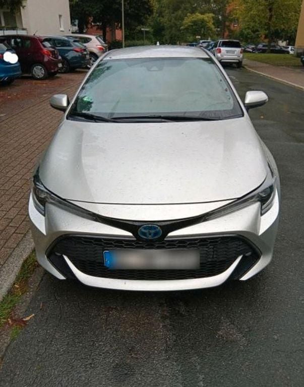 Silber Gebraucht 2021 Toyota Corolla Limousine | 16.950 € (Superpreis) - Bild 1/4