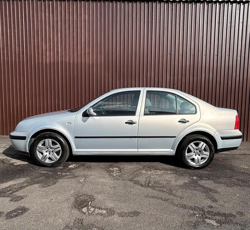 Gebraucht VW Bora 105 PS (77 kW) 1999 Grau Limousine