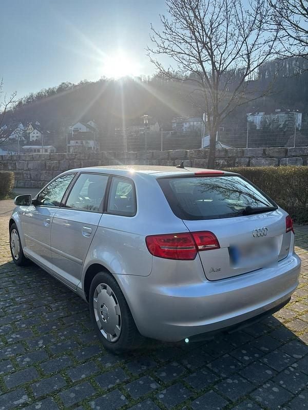 Gebraucht Audi A3 105 PS (77 kW) 2011 Silber Kleinwagen