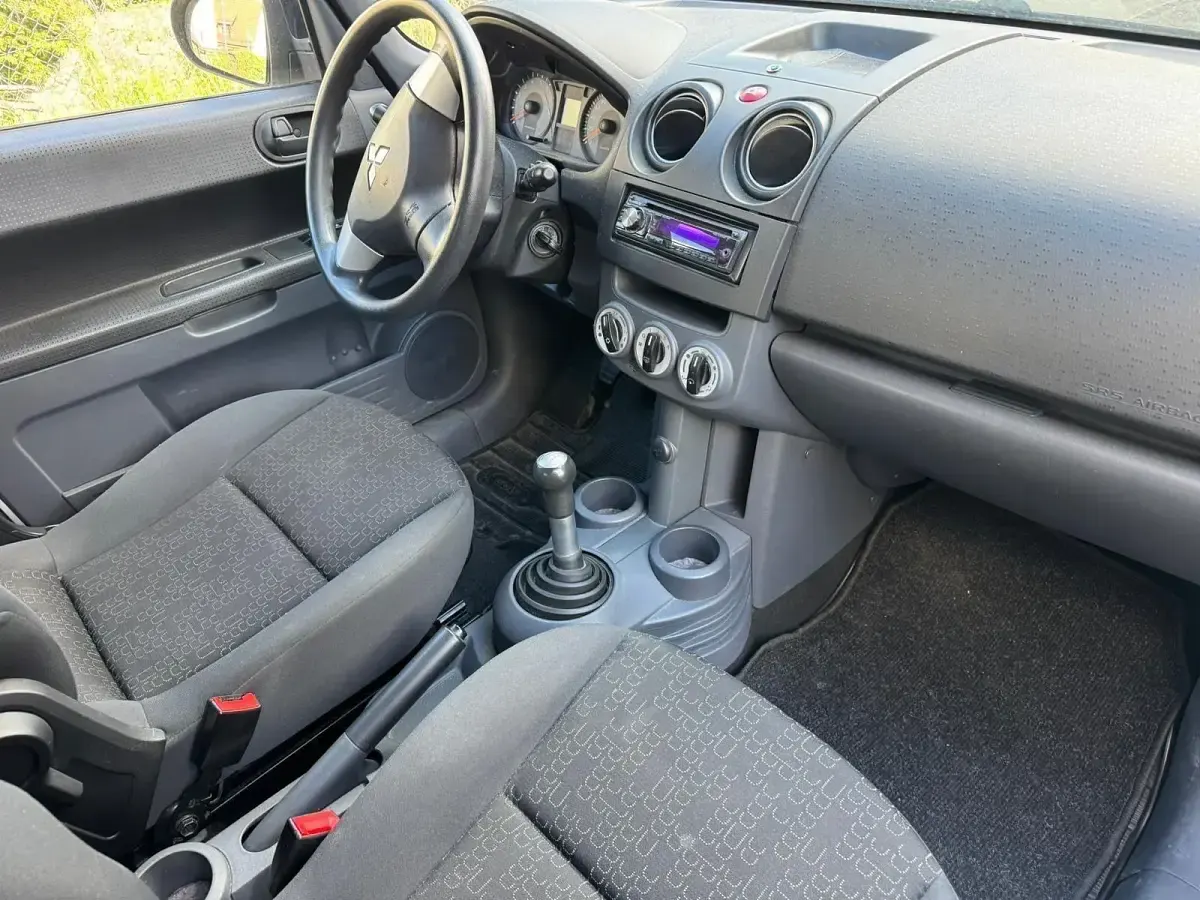 Gebraucht Mitsubishi Colt 95 PS (69 kW) 2009 Silber Kleinwagen
