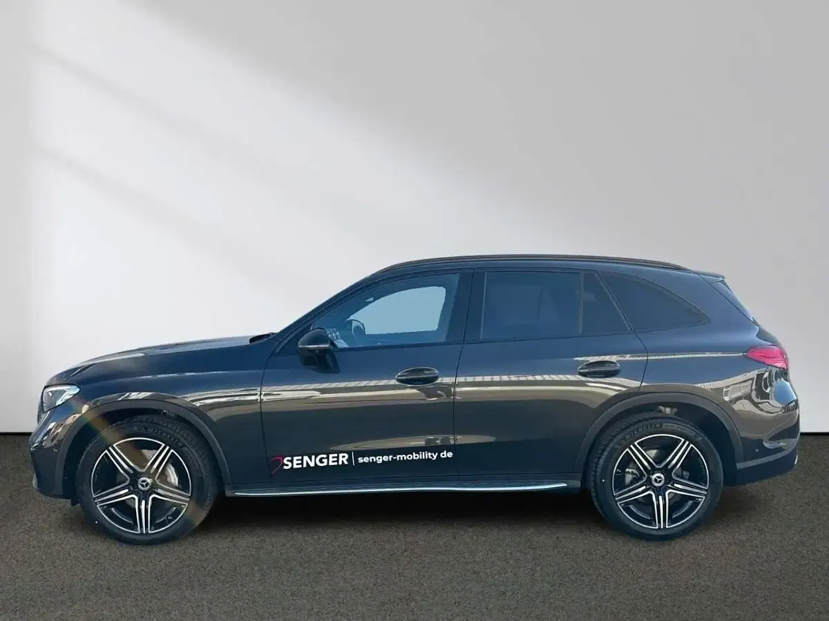 Gebraucht Mercedes GLC200 Night 163 PS (119 kW) 2026 Unilack polarweiß SUV
