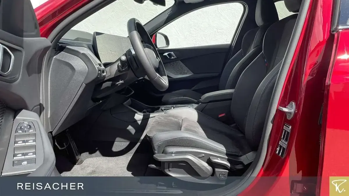 Gebraucht BMW 120 Efficient Dynamics 163 PS (119 kW) 2025 Fire red metallic Kleinwagen