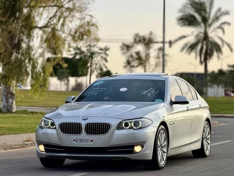 Silber Gebraucht 2012 BMW 528 Limousine | 7.000 € - Bild 1/4