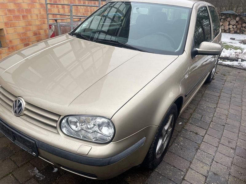 Gebraucht VW Golf 101 PS (74 kW) 2000 Gold Limousine