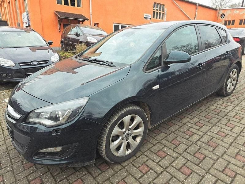 Gebraucht Opel Astra Style 136 PS (100 kW) 2014 Grün Limousine