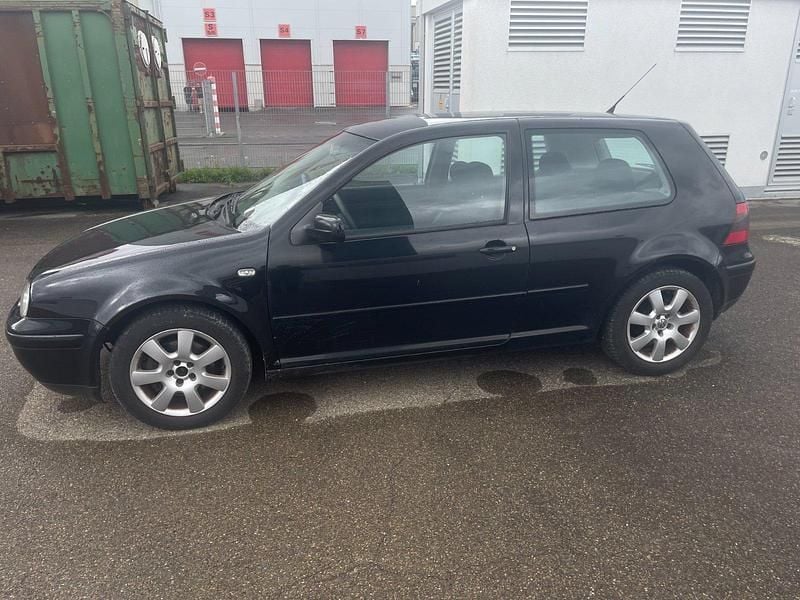 Schwarz Gebraucht 2000 VW Golf IV GTI Kleinwagen | 1.800 € (Guter Preis) - Bild 1/4