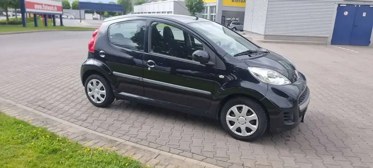 Gebraucht Peugeot 107 Filou 68 PS (50 kW) 2009 Metallicschwarze lackierung Kleinwagen