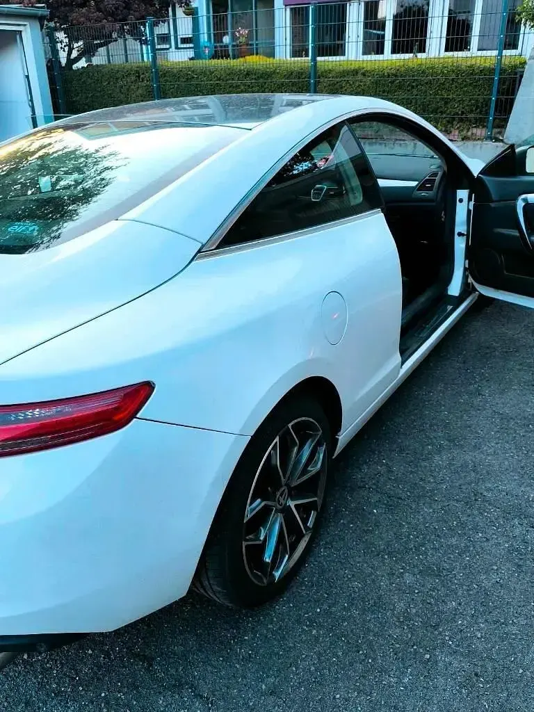 Gebraucht Renault Laguna Coupé 150 PS (110 kW) 2010 Weiß Coupé