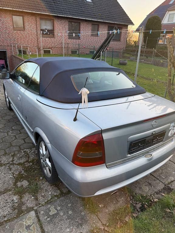 Gebraucht Opel Astra Cabriolet 147 PS (108 kW) 2002 Silber Cabrio